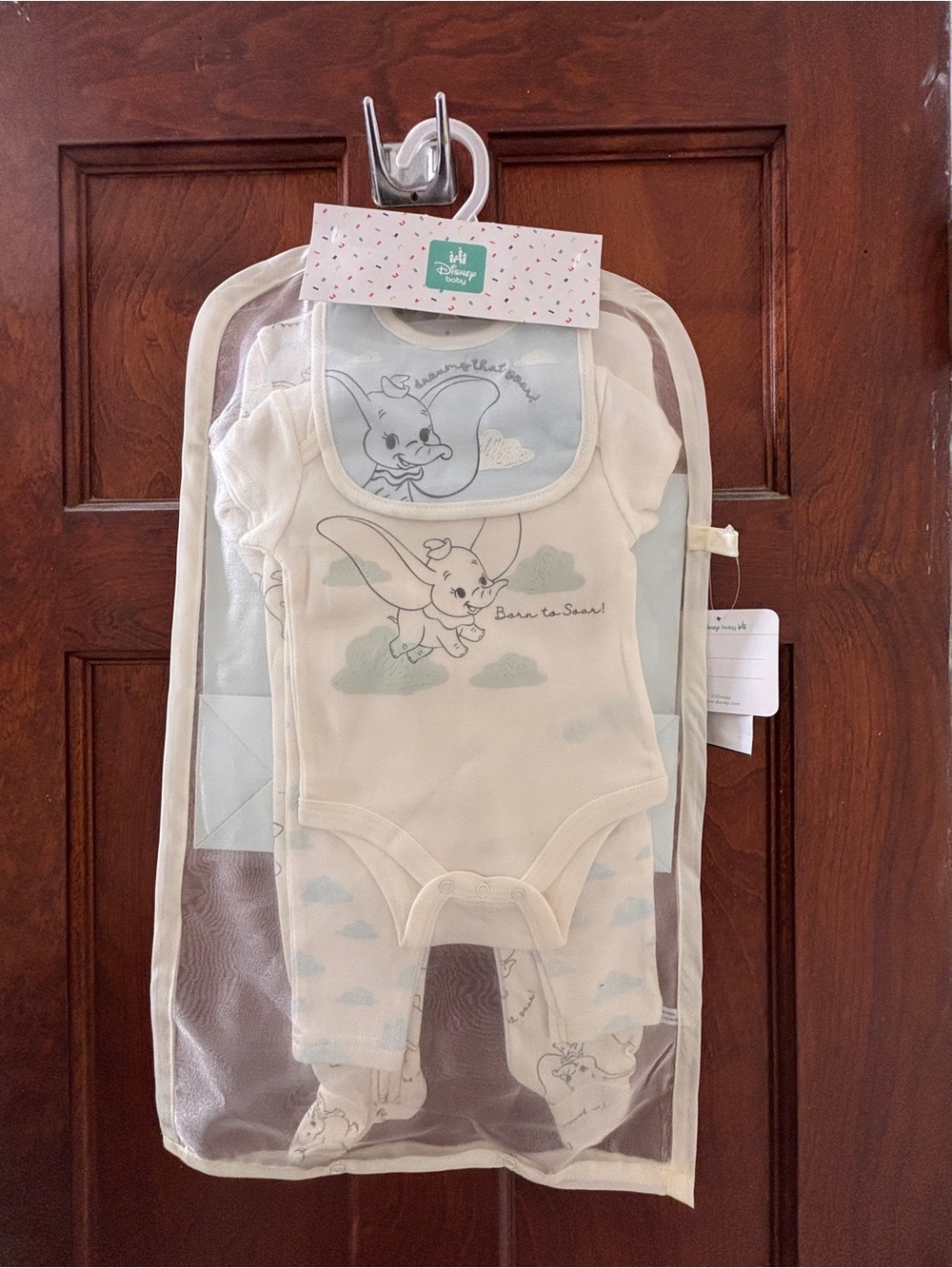 NWT Disney Baby 0-3mo 7 Piece Gift Set w Dumbo Cloud Print. Great for BabyShwrs! - Picture 3 of 9